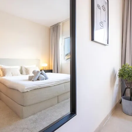 Floor Spacious With Sea Views In Costalita Estepona
