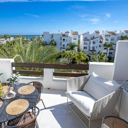 Floor Spacious With Sea Views In Costalita Apartment