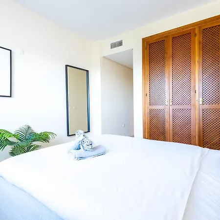 Floor Spacious With Sea Views In Costalita * 埃斯特波纳