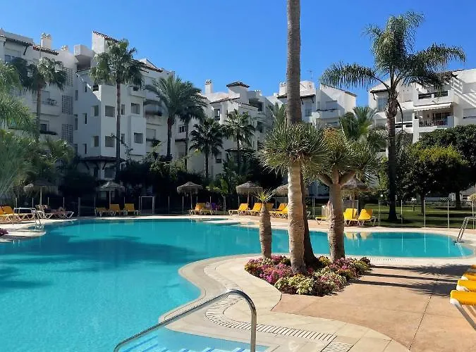 Floor Spacious With Sea Views In Costalita Estepona