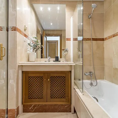 Апартаменти Floor Spacious With Sea Views In Costalita