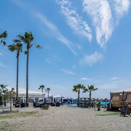 Floor Spacious With Sea Views In Costalita דירה