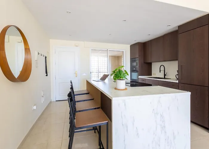 Floor Spacious With Sea Views In Costalita 아파트 에스테포나