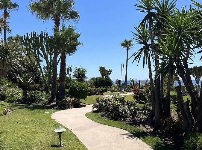 Floor Spacious With Sea Views In Costalita